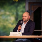 Marco Combosch, Kreisvorsitzender für den Kreis Heidenheim, führt souverän durch’s Programm